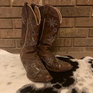 SHYANNE DAISY COWGIRL BOOTS